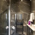 Charming 2 Bedroom, Kensington, Chelsea, Harrods
