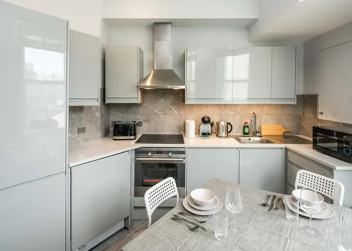Charming 2 Bedroom, Kensington, Chelsea, Harrods