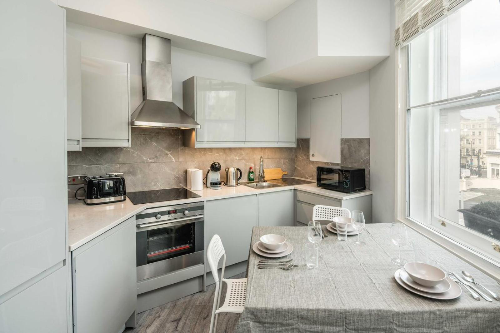 Charming 2 Bedroom, Kensington, Chelsea, Harrods *