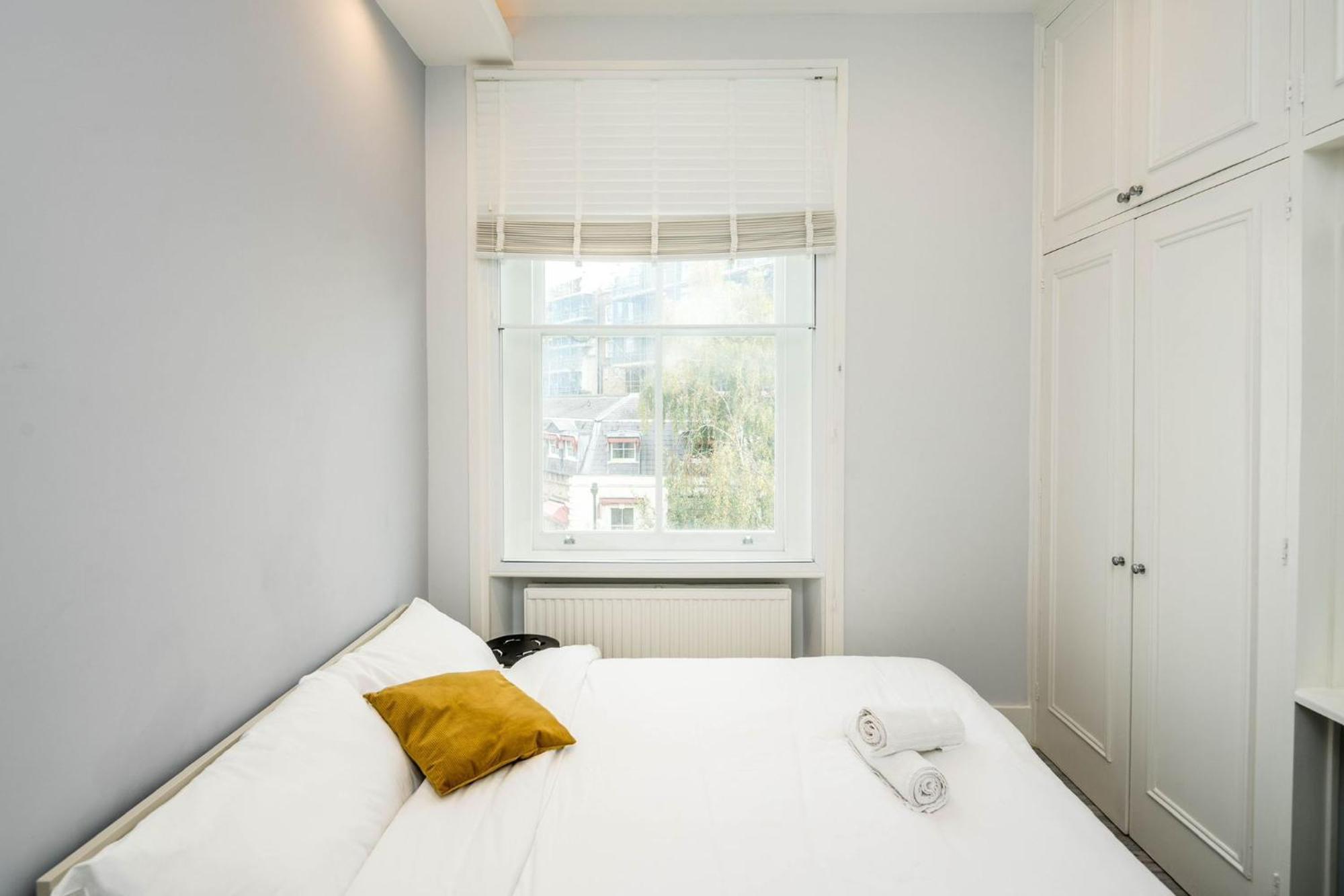 Charming 2 Bedroom, Kensington, Chelsea, Harrods * Londra