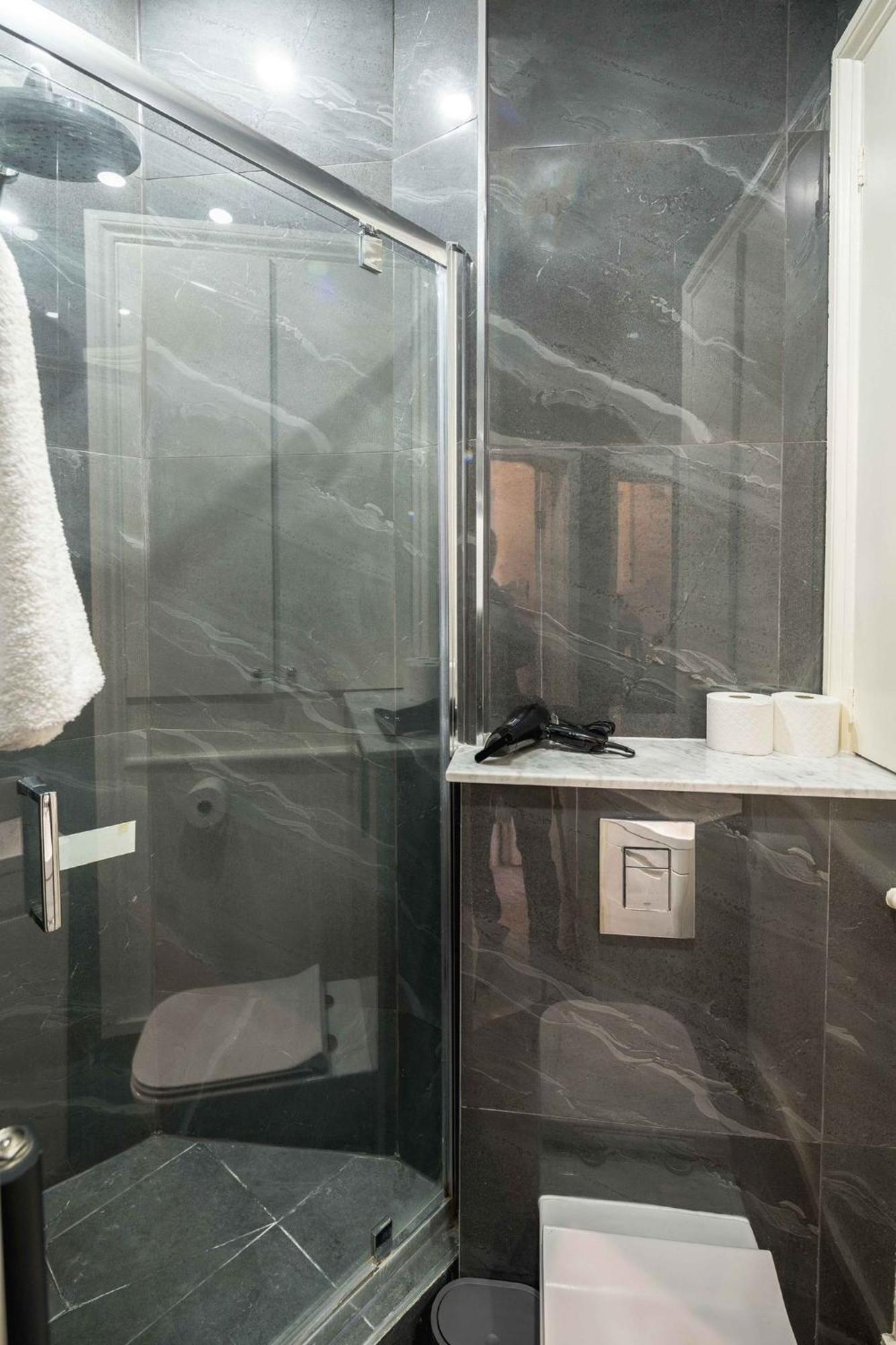 Charming 2 Bedroom, Kensington, Chelsea, Harrods Londra