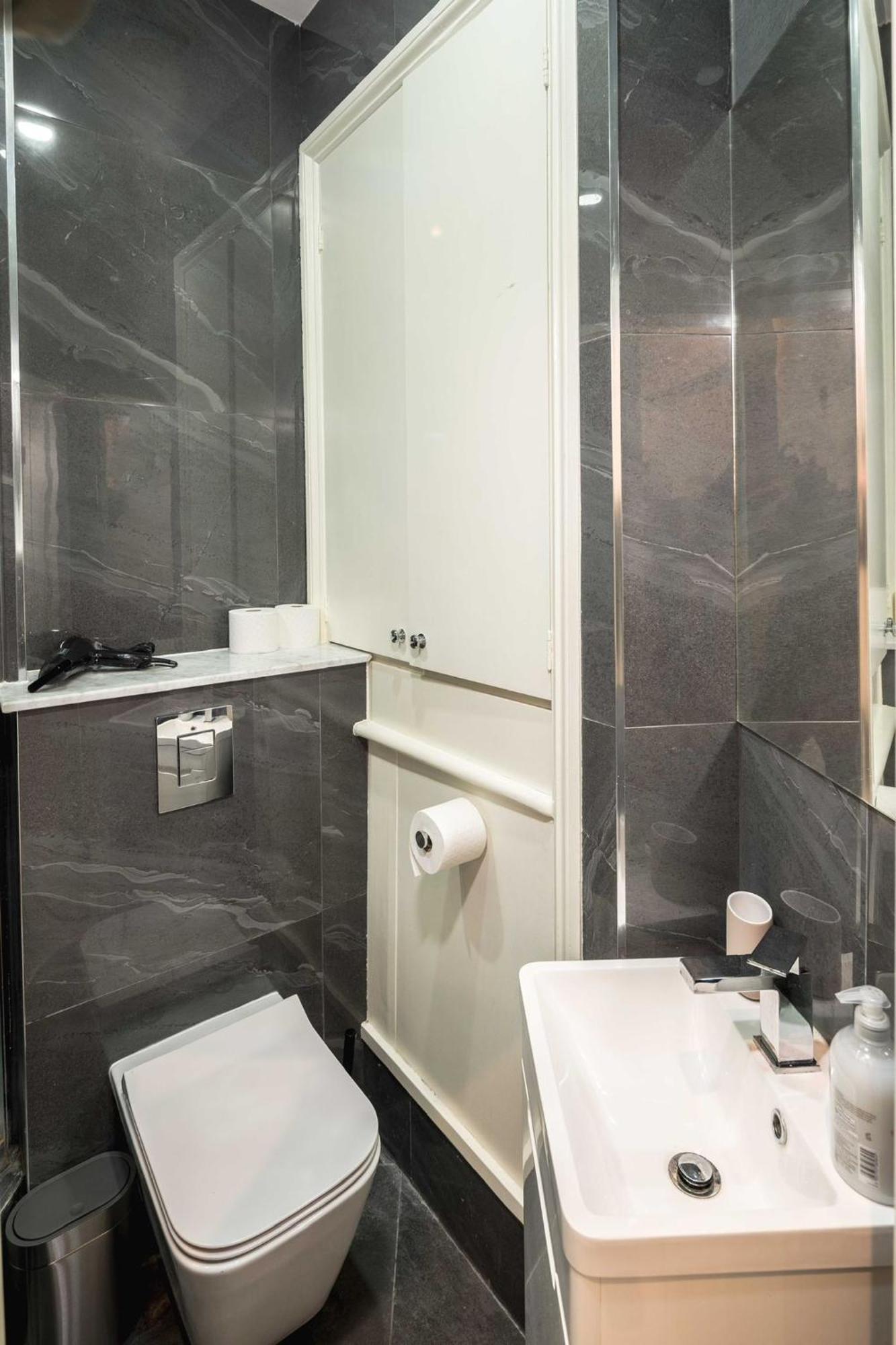 Charming 2 Bedroom, Kensington, Chelsea, Harrods Appartamento Londra